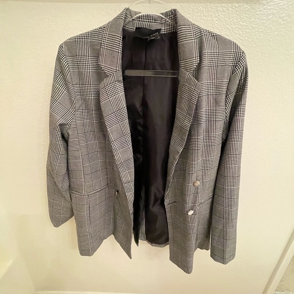 Women’s Stripe Checkered Blazer- Black & White, Size: Medium 🖤🤍 - Picture 3 of 4